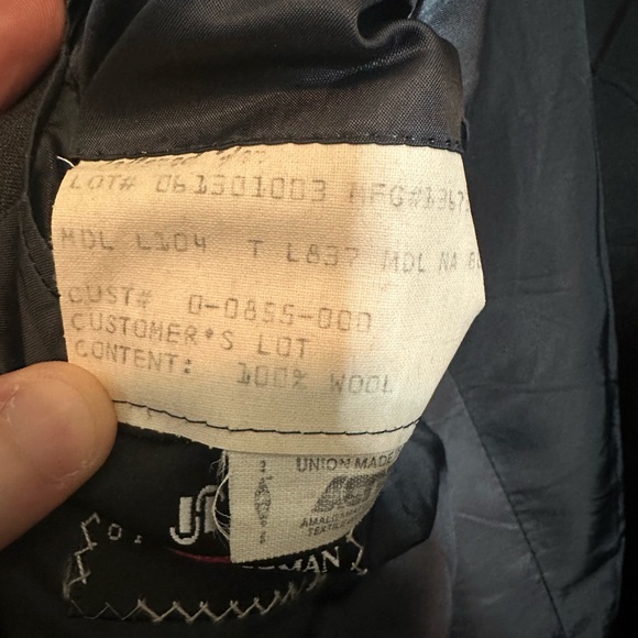 HICKEY FREEMAN dark gray 2pc USA-made boardroom suit - Picture 9 of 11